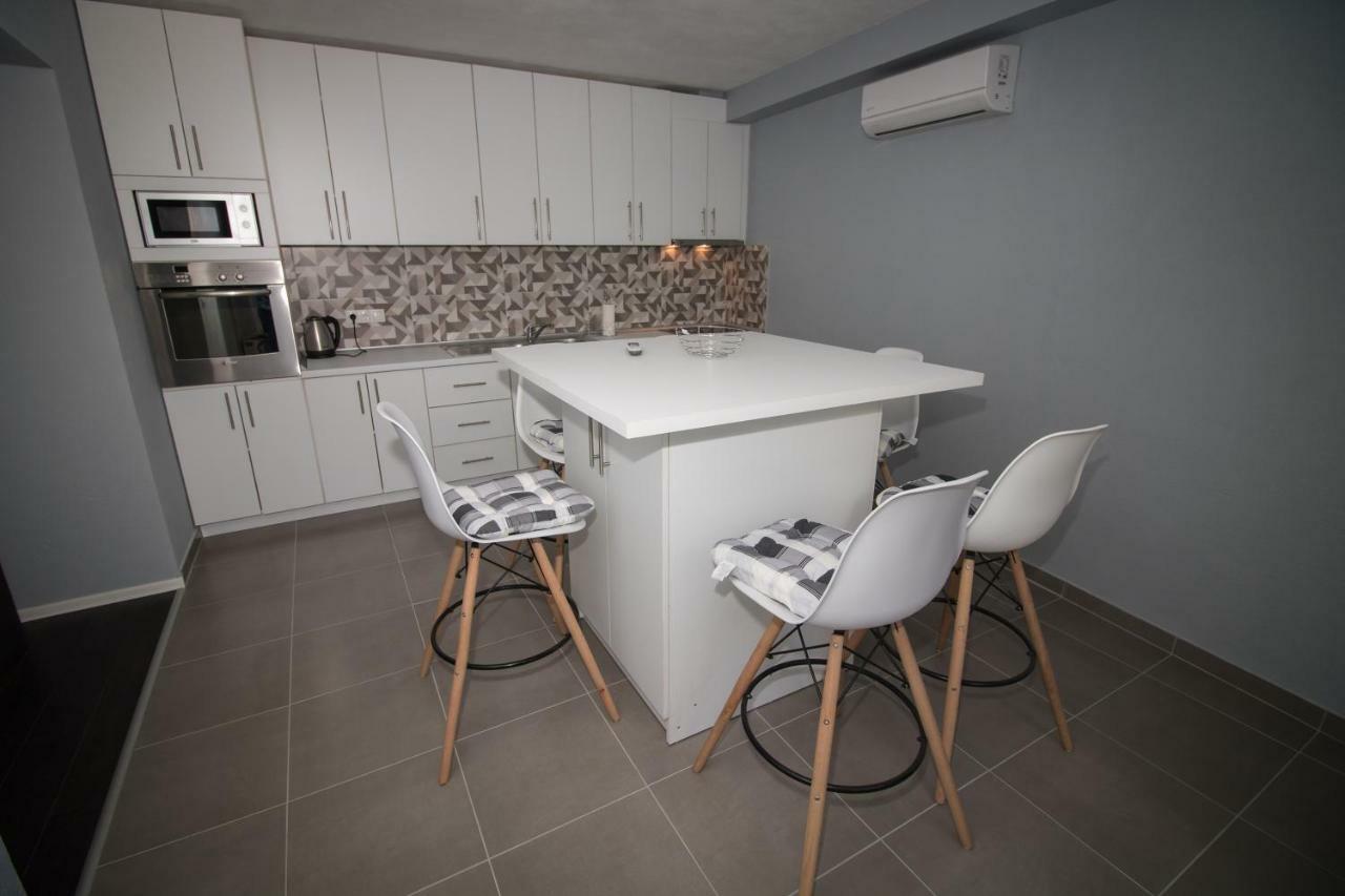 Villa M モスタル エクステリア 写真
