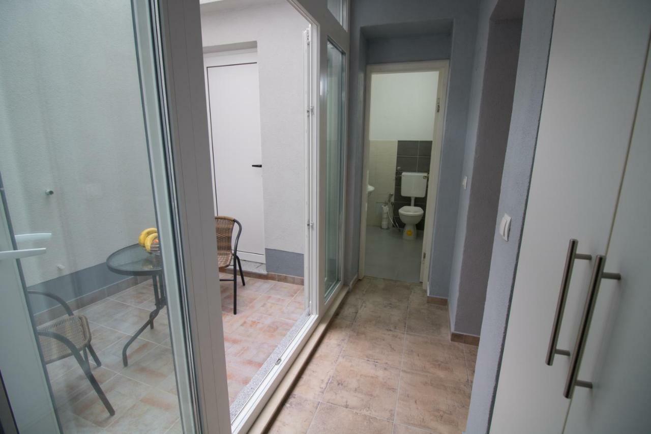 Villa M モスタル エクステリア 写真